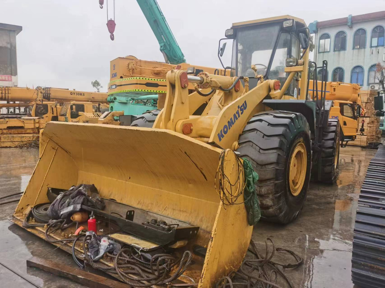 KOMATSU WA470 - Riteņu iekrāvējs: foto 1 KOMATSU WA470 - Riteņu iekrāvējs: foto 1