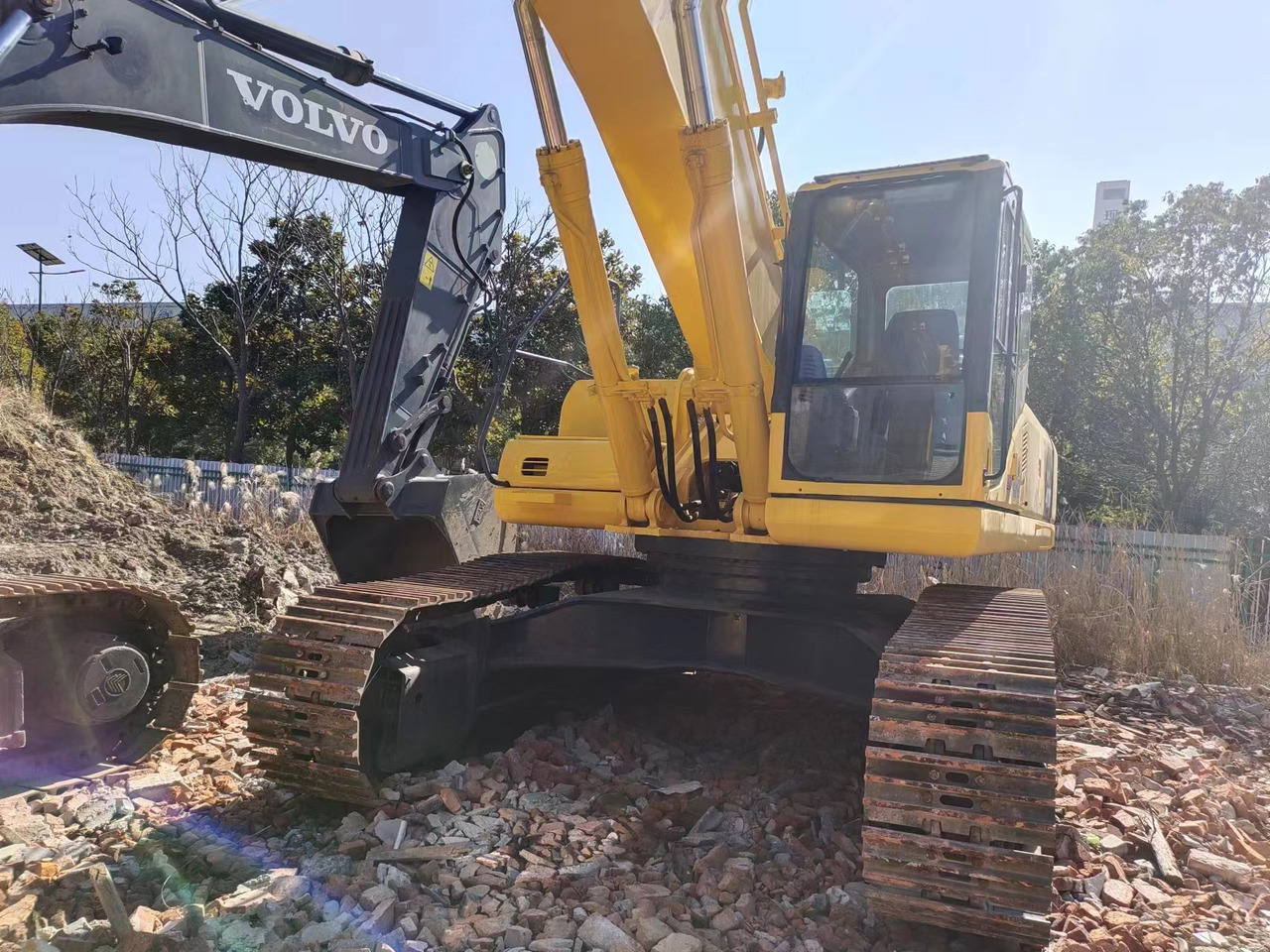 KOMATSU pc400-7 - Kāpurķēžu ekskavators: foto 2 KOMATSU pc400-7 - Kāpurķēžu ekskavators: foto 2