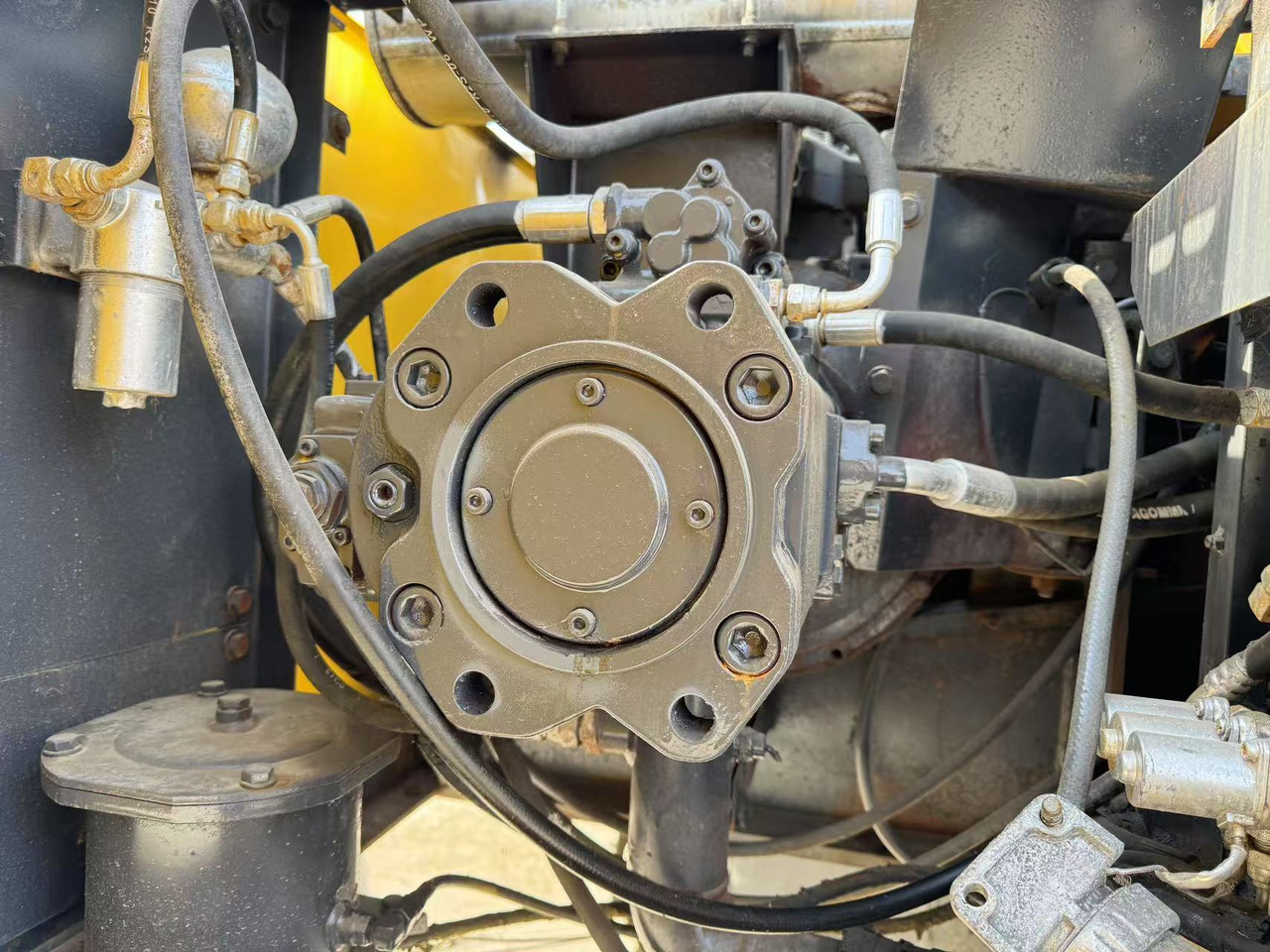 SUMITOMO SH200 - Kāpurķēžu ekskavators: foto 4 SUMITOMO SH200 - Kāpurķēžu ekskavators: foto 4