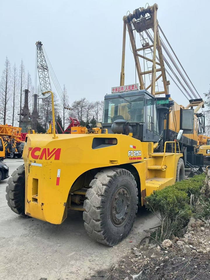 TCM FD250 - Dīzeļiekrāvējs: foto 3 TCM FD250 - Dīzeļiekrāvējs: foto 3