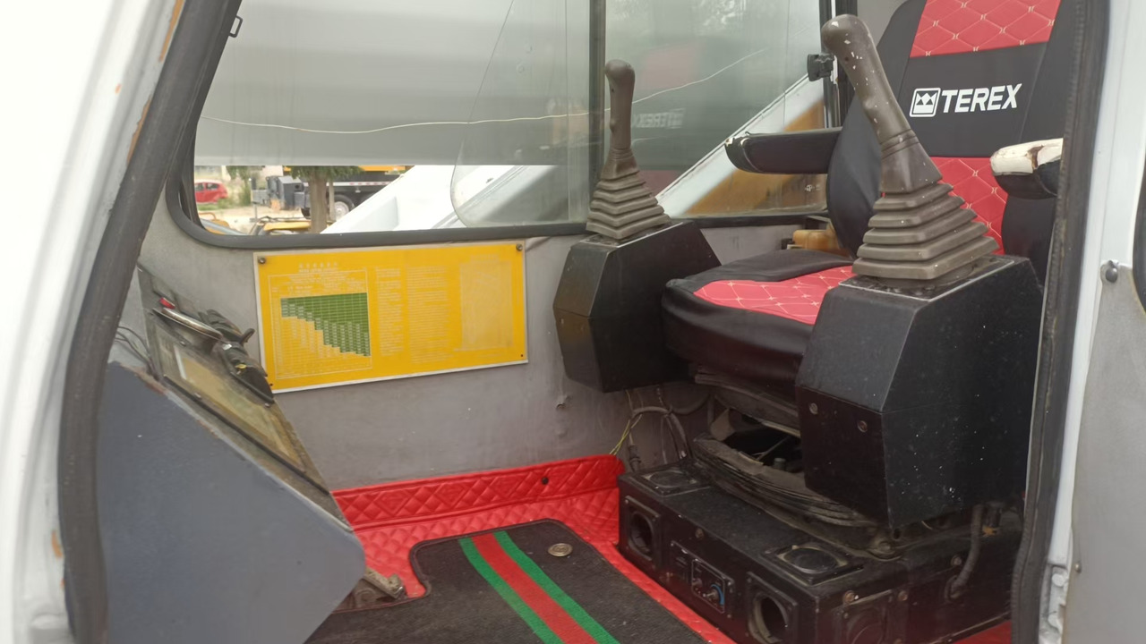 TEREX TTC070G 70ton - Autoceltnis: foto 4 TEREX TTC070G 70ton - Autoceltnis: foto 4