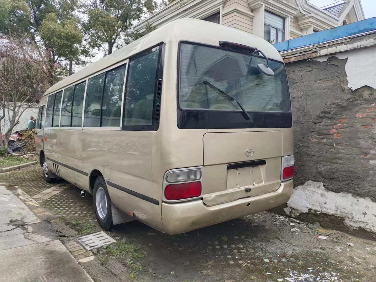 TOYOTA Coaster - Piepilsētas autobuss: foto 2 TOYOTA Coaster - Piepilsētas autobuss: foto 2