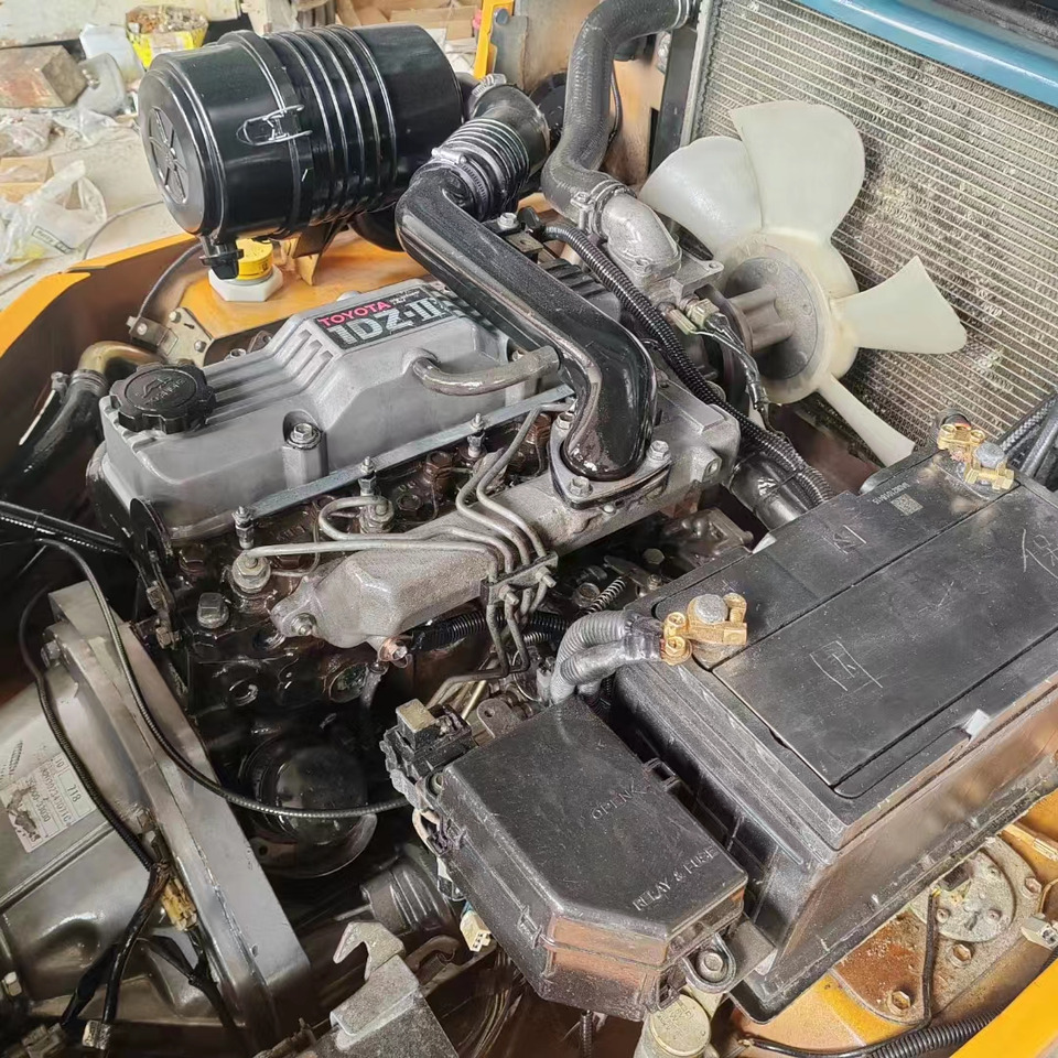 TOYOTA FD30 - Dīzeļiekrāvējs: foto 5 TOYOTA FD30 - Dīzeļiekrāvējs: foto 5