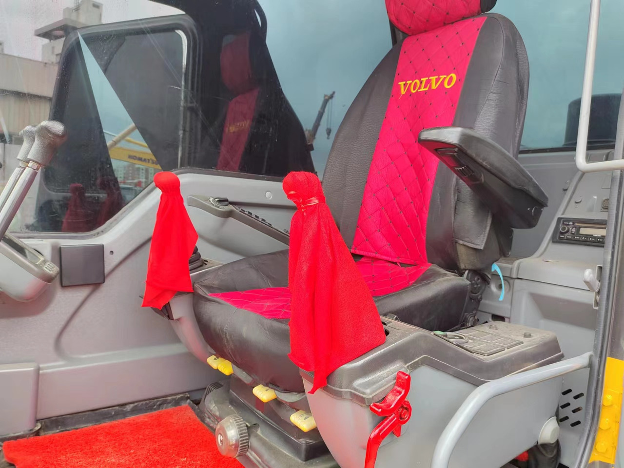 VOLVO EC240 - Kāpurķēžu ekskavators: foto 3 VOLVO EC240 - Kāpurķēžu ekskavators: foto 3