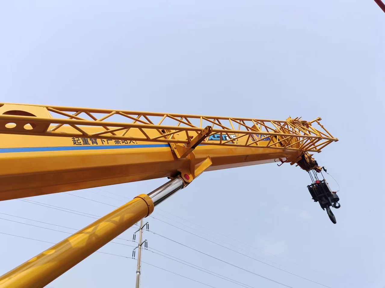 XCMG QY25K - Autoceltnis: foto 5 XCMG QY25K - Autoceltnis: foto 5