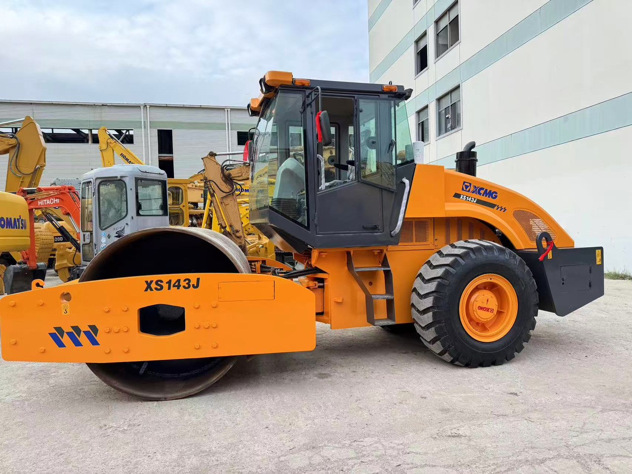 XCMG XS143J - Ceļu veltnis: foto 3 XCMG XS143J - Ceļu veltnis: foto 3