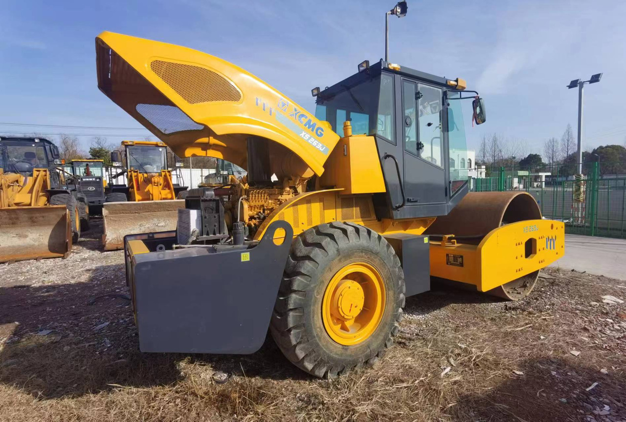 XCMG XS263J - Vibrorullis: foto 3 XCMG XS263J - Vibrorullis: foto 3