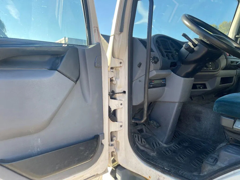 Interior photo 1: Šasija kravas automašīna DAF LF 45 Chassis Truck Interior photo 1: Šasija kravas automašīna DAF LF 45 Chassis Truck