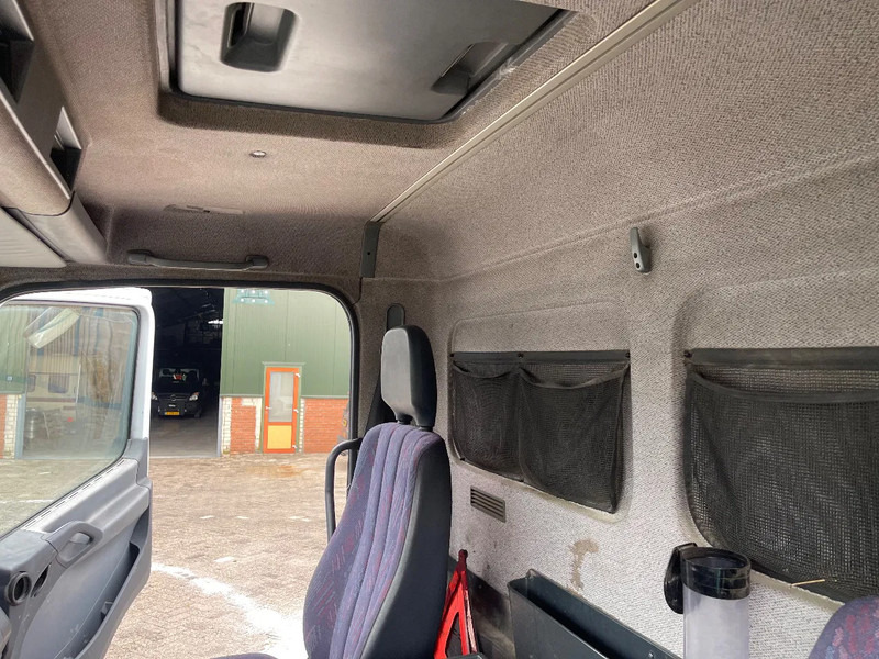 Kravas automašīna ar slēgto virsbūvi Mercedes-Benz Atego 1017 Box Truck: foto 12