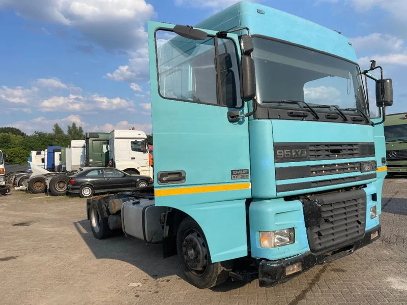 Vilcējs DAF XF 95.380 Tractor unit: foto 1