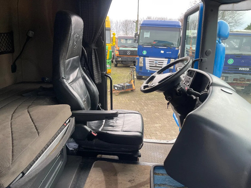 Interior photo 3: Vilcējs Scania R560 V8 Tractor unit