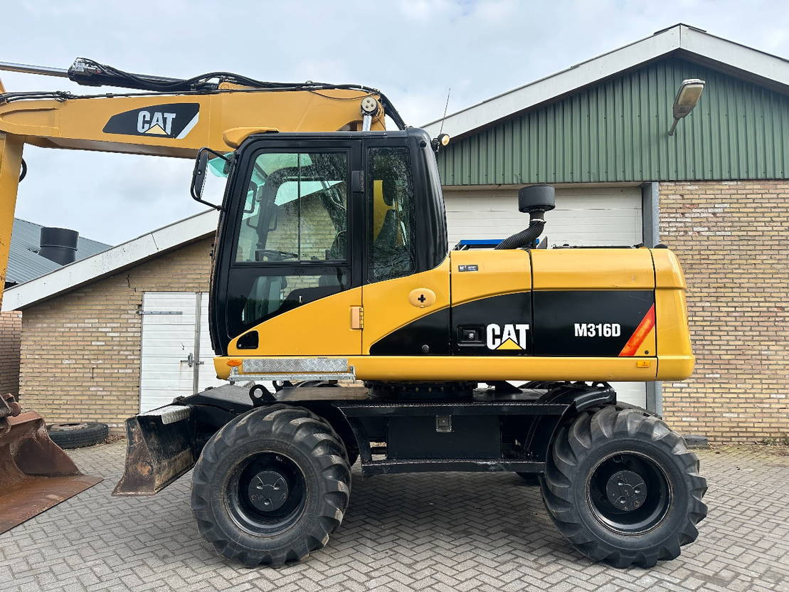 Caterpillar M316D - Riteņu ekskavators: foto 4 Caterpillar M316D - Riteņu ekskavators: foto 4