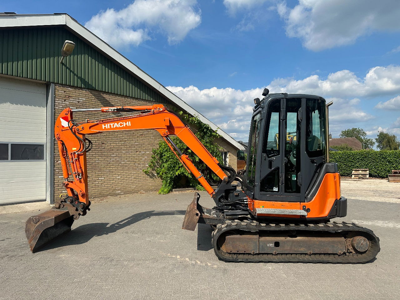 Hitachi ZX50U-2 CLR - Mini-ekskavators: foto 1 Hitachi ZX50U-2 CLR - Mini-ekskavators: foto 1