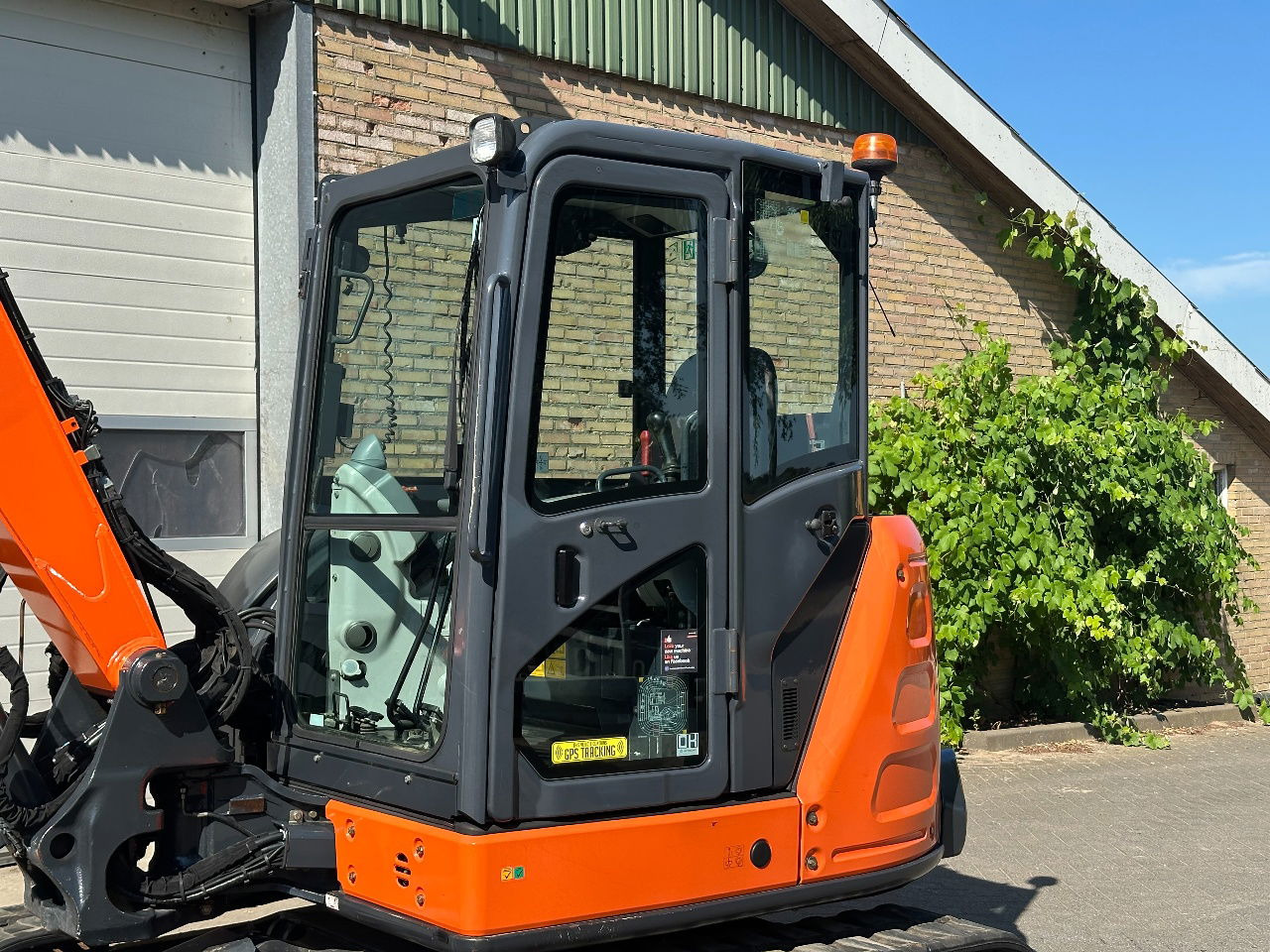 Hitachi ZX65USB-5A CLR - Mini-ekskavators: foto 5 Hitachi ZX65USB-5A CLR - Mini-ekskavators: foto 5