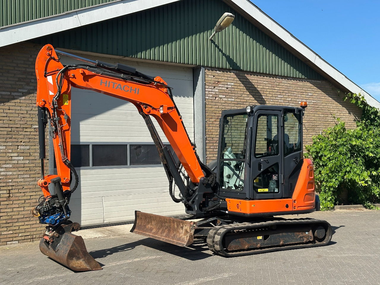 Hitachi ZX65USB-5A CLR - Mini-ekskavators: foto 4 Hitachi ZX65USB-5A CLR - Mini-ekskavators: foto 4