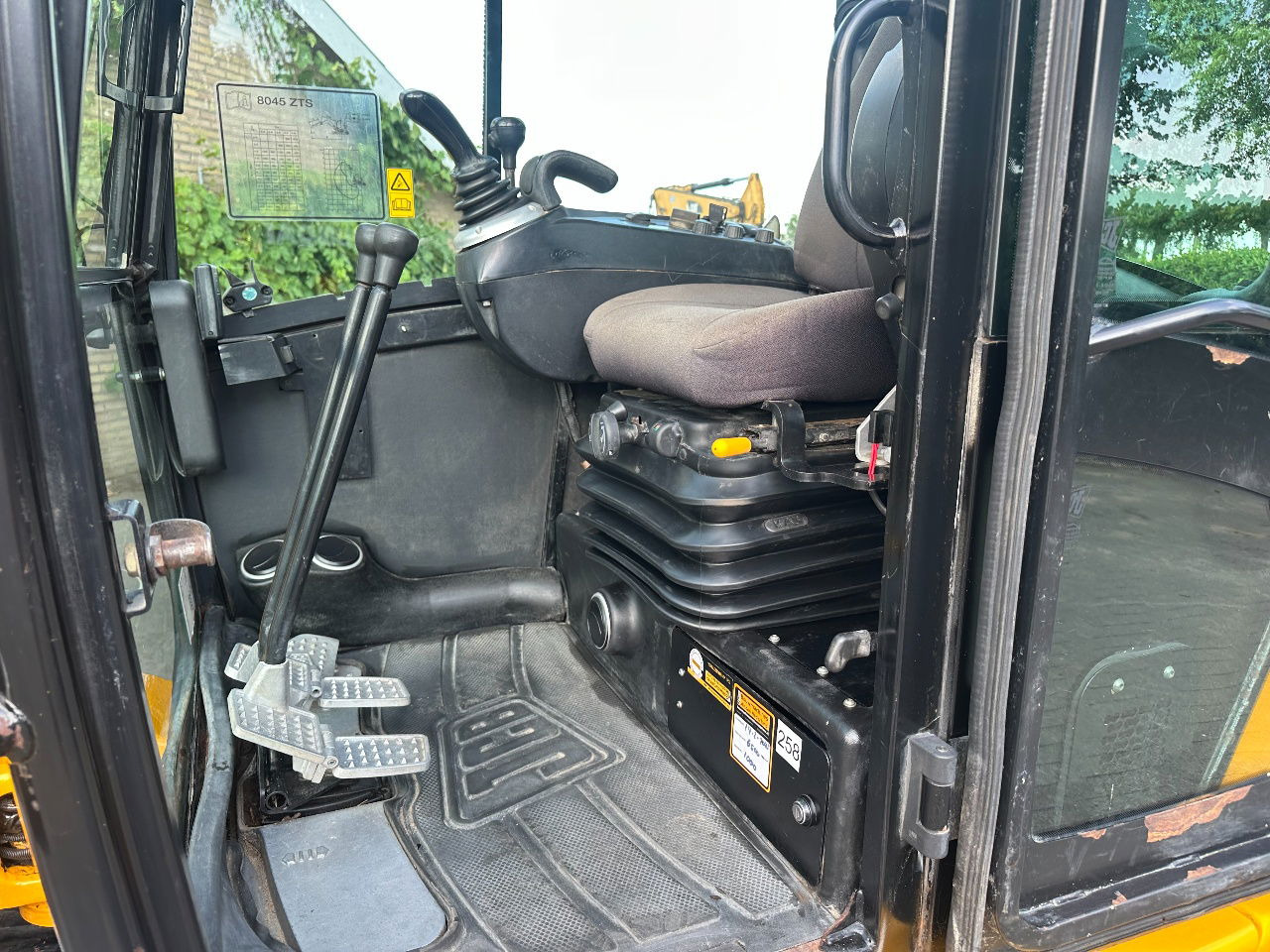 Mini-ekskavators JCB 8045 ZTS: foto 7 Mini-ekskavators JCB 8045 ZTS: foto 7