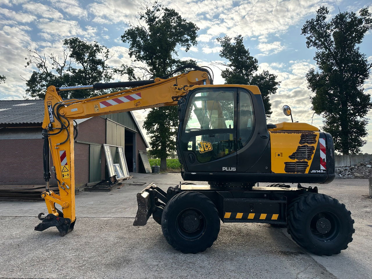 JCB JS145W - Riteņu ekskavators: foto 3 JCB JS145W - Riteņu ekskavators: foto 3