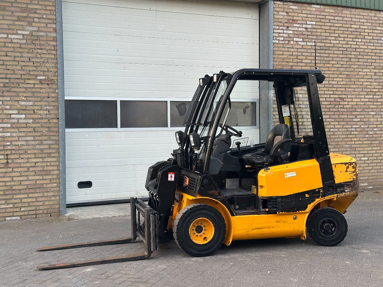 JCB TLT 2,5D - Autokrāvējs: foto 1 JCB TLT 2,5D - Autokrāvējs: foto 1