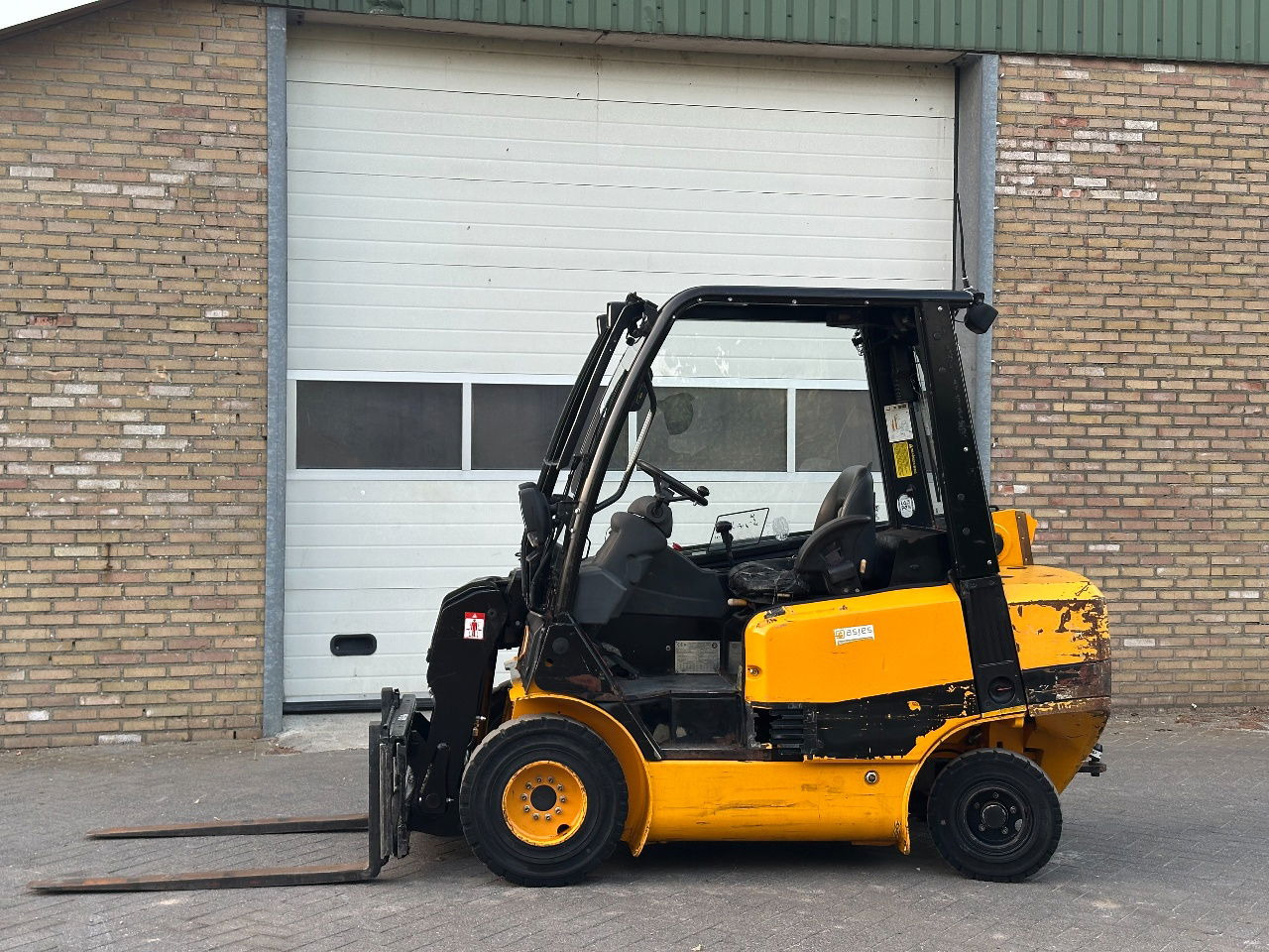 JCB TLT 2,5D - Autokrāvējs: foto 2 JCB TLT 2,5D - Autokrāvējs: foto 2