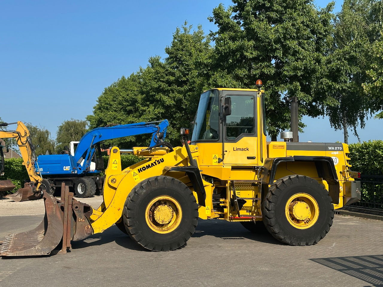 Komatsu WA270-3 - Riteņu iekrāvējs: foto 2 Komatsu WA270-3 - Riteņu iekrāvējs: foto 2