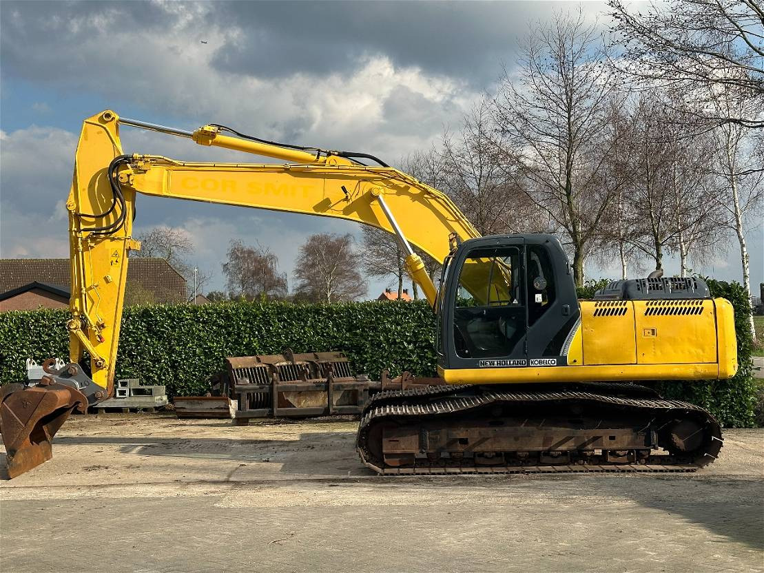 New Holland E215 - Kāpurķēžu ekskavators: foto 2 New Holland E215 - Kāpurķēžu ekskavators: foto 2