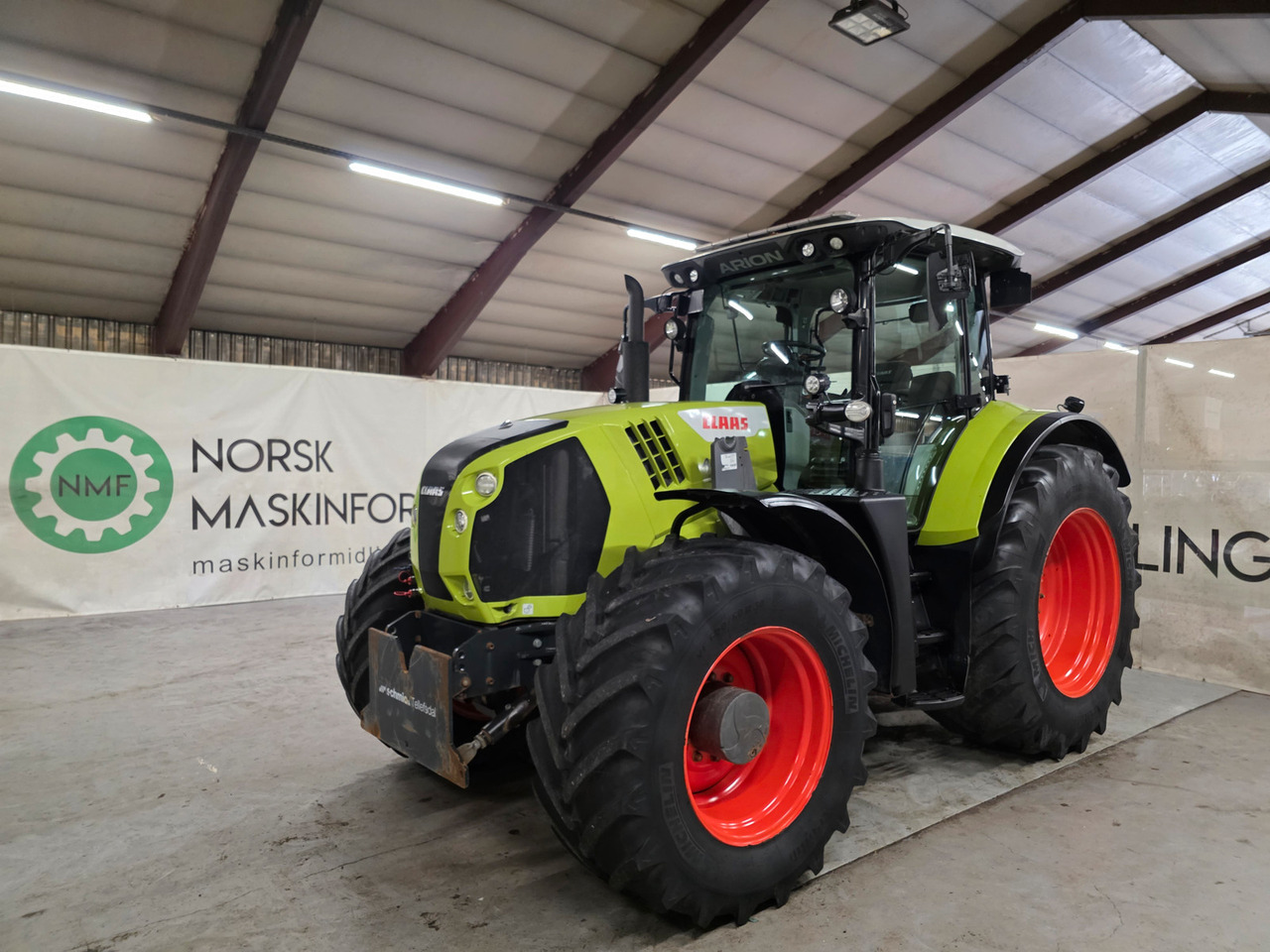 CLAAS Arion 660 C-Matic - Traktors: foto 1 CLAAS Arion 660 C-Matic - Traktors: foto 1
