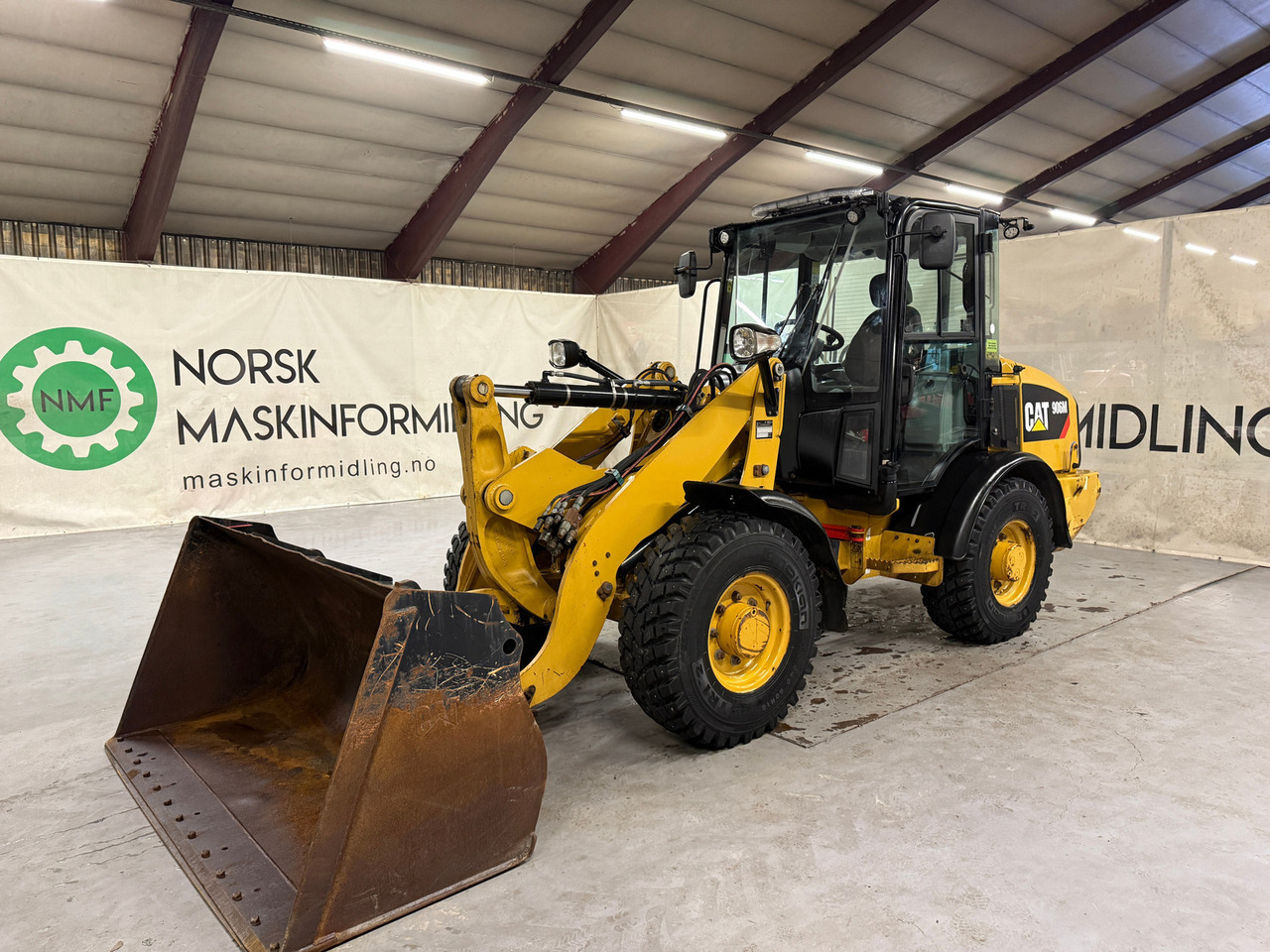 Cat 906M High Flow, 40 km/t med skuff og plog # TIL LEIE# - Riteņu iekrāvējs: foto 1 Cat 906M High Flow, 40 km/t med skuff og plog # TIL LEIE# - Riteņu iekrāvējs: foto 1