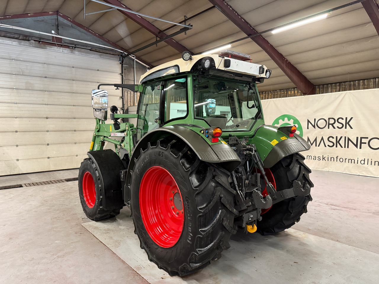 Fendt 211 Vario TMS - Traktors: foto 3 Fendt 211 Vario TMS - Traktors: foto 3