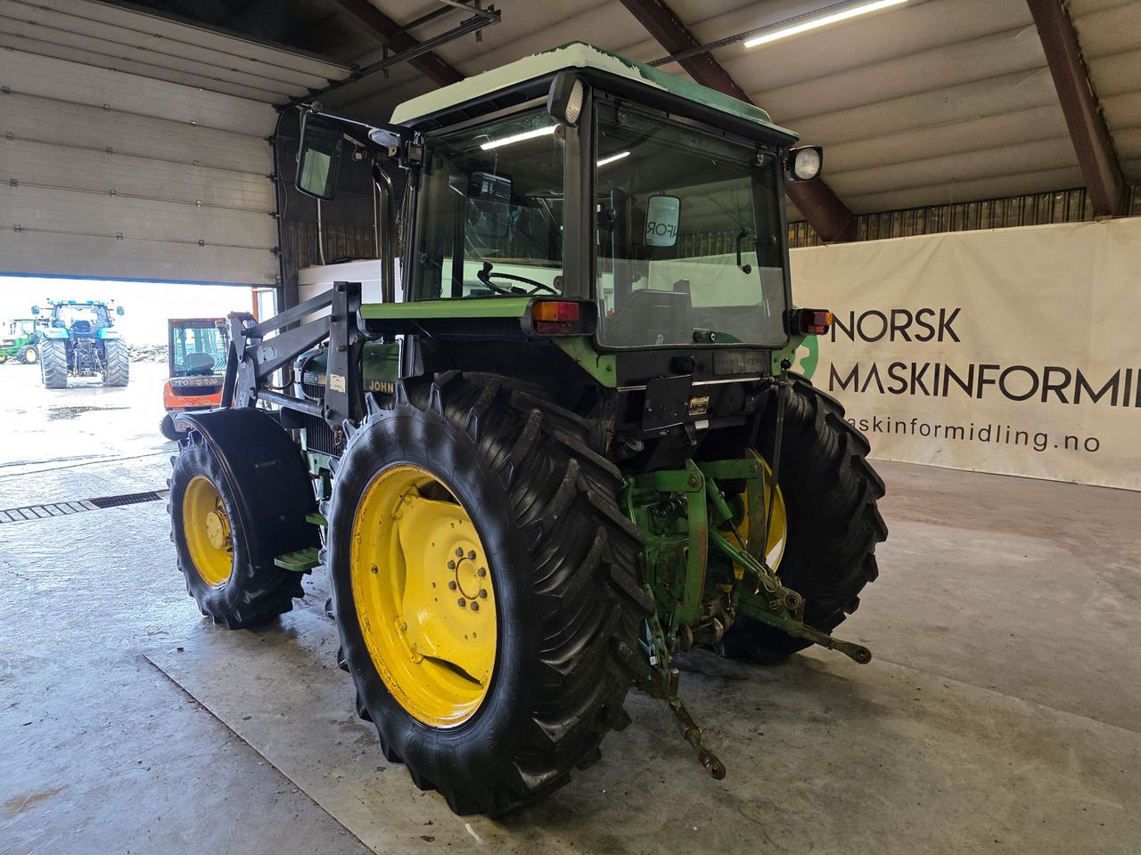 John Deere 2650 Synchron - Traktors: foto 4 John Deere 2650 Synchron - Traktors: foto 4