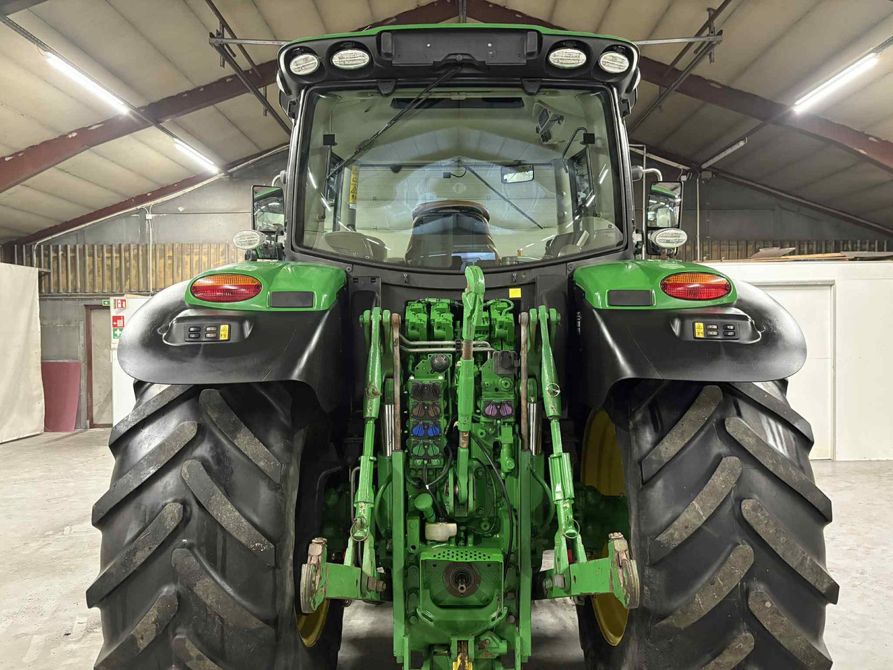 John Deere 6155R - Traktors: foto 4 John Deere 6155R - Traktors: foto 4