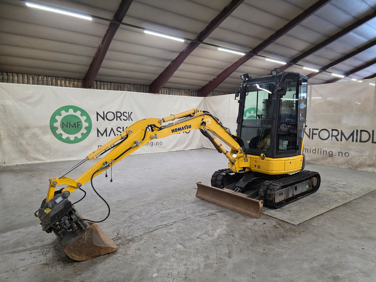 Komatsu PC26MR-3 - Mini-ekskavators: foto 1 Komatsu PC26MR-3 - Mini-ekskavators: foto 1