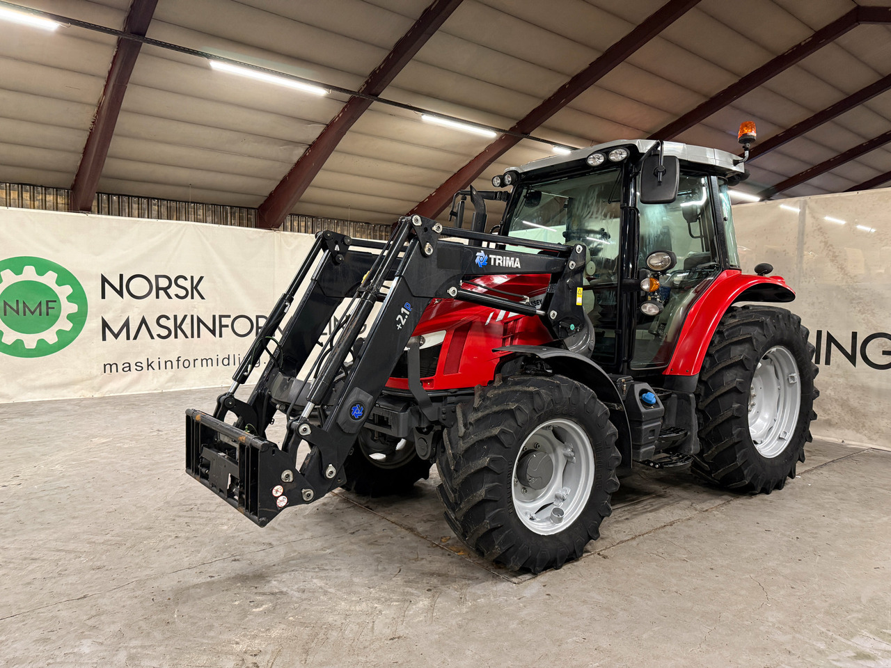 Massey Ferguson 5712 SL Dyna4 - Traktors: foto 1 Massey Ferguson 5712 SL Dyna4 - Traktors: foto 1