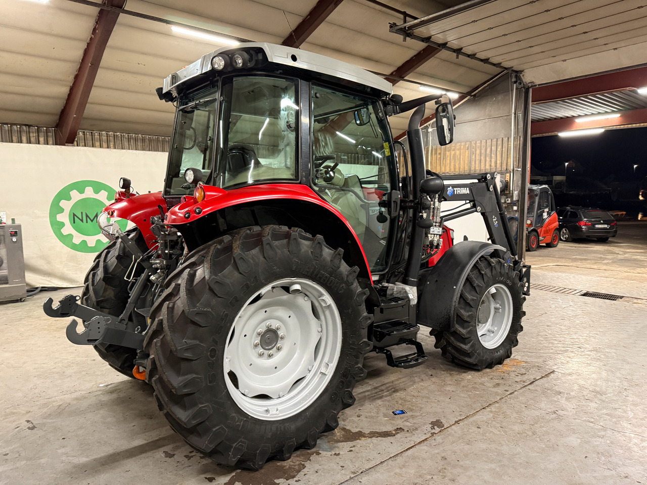Massey Ferguson 5712 SL Dyna4 - Traktors: foto 5 Massey Ferguson 5712 SL Dyna4 - Traktors: foto 5