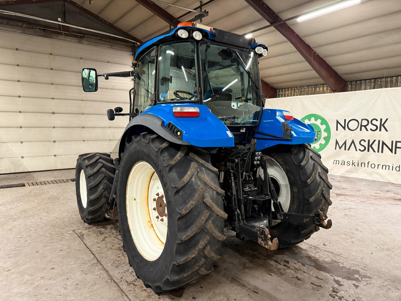 New Holland T5.115 EC - Traktors: foto 3 New Holland T5.115 EC - Traktors: foto 3