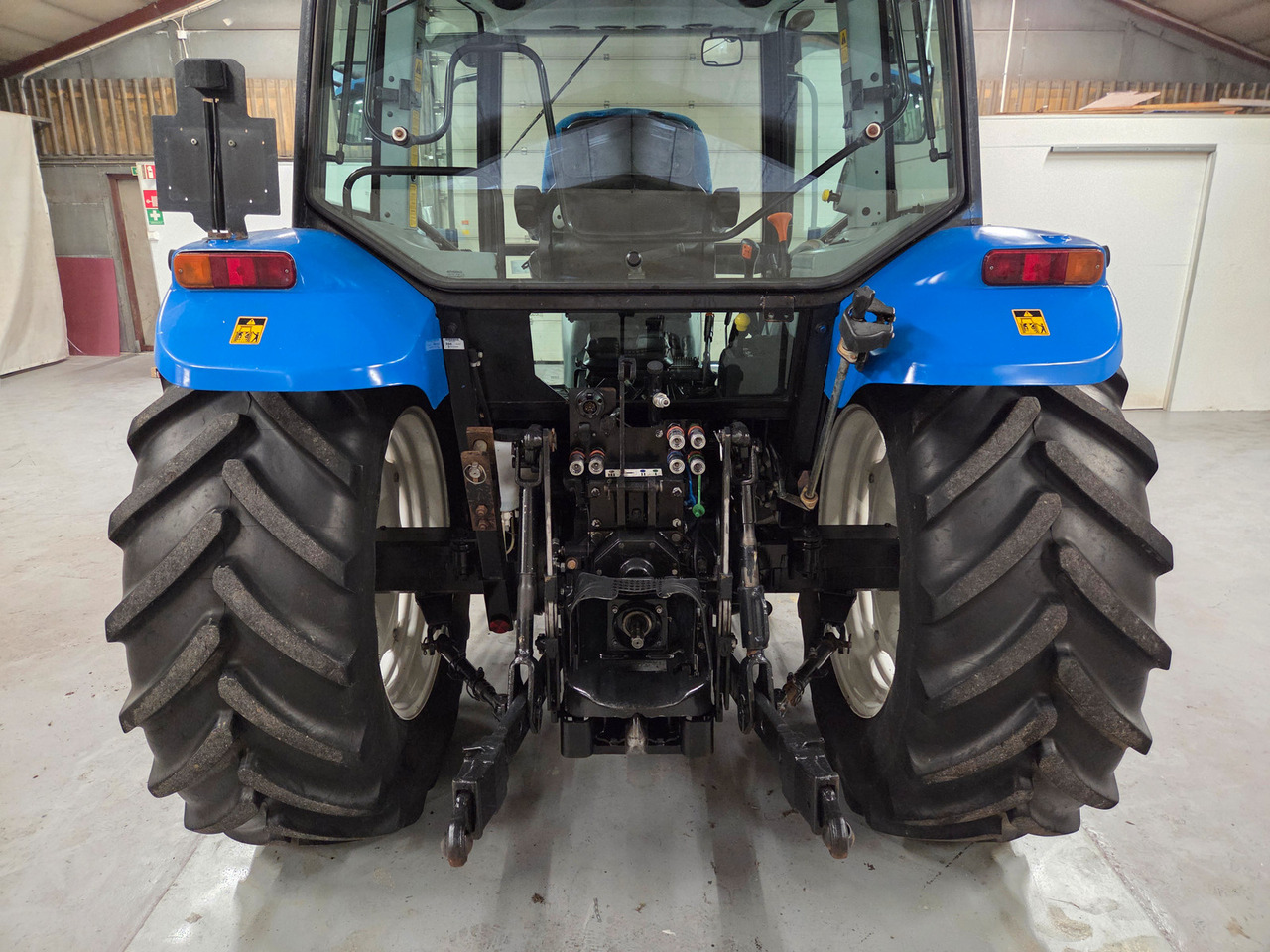 New Holland T5060 #Fin 1 eiers traktor - Traktors: foto 5 New Holland T5060 #Fin 1 eiers traktor - Traktors: foto 5