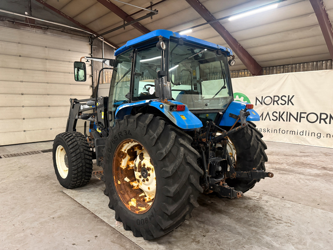 New Holland T5060 - Traktors: foto 3 New Holland T5060 - Traktors: foto 3