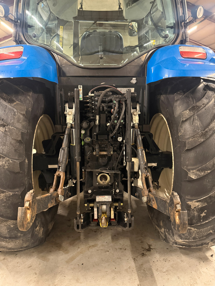 New Holland T6.140 EC - Traktors: foto 4 New Holland T6.140 EC - Traktors: foto 4