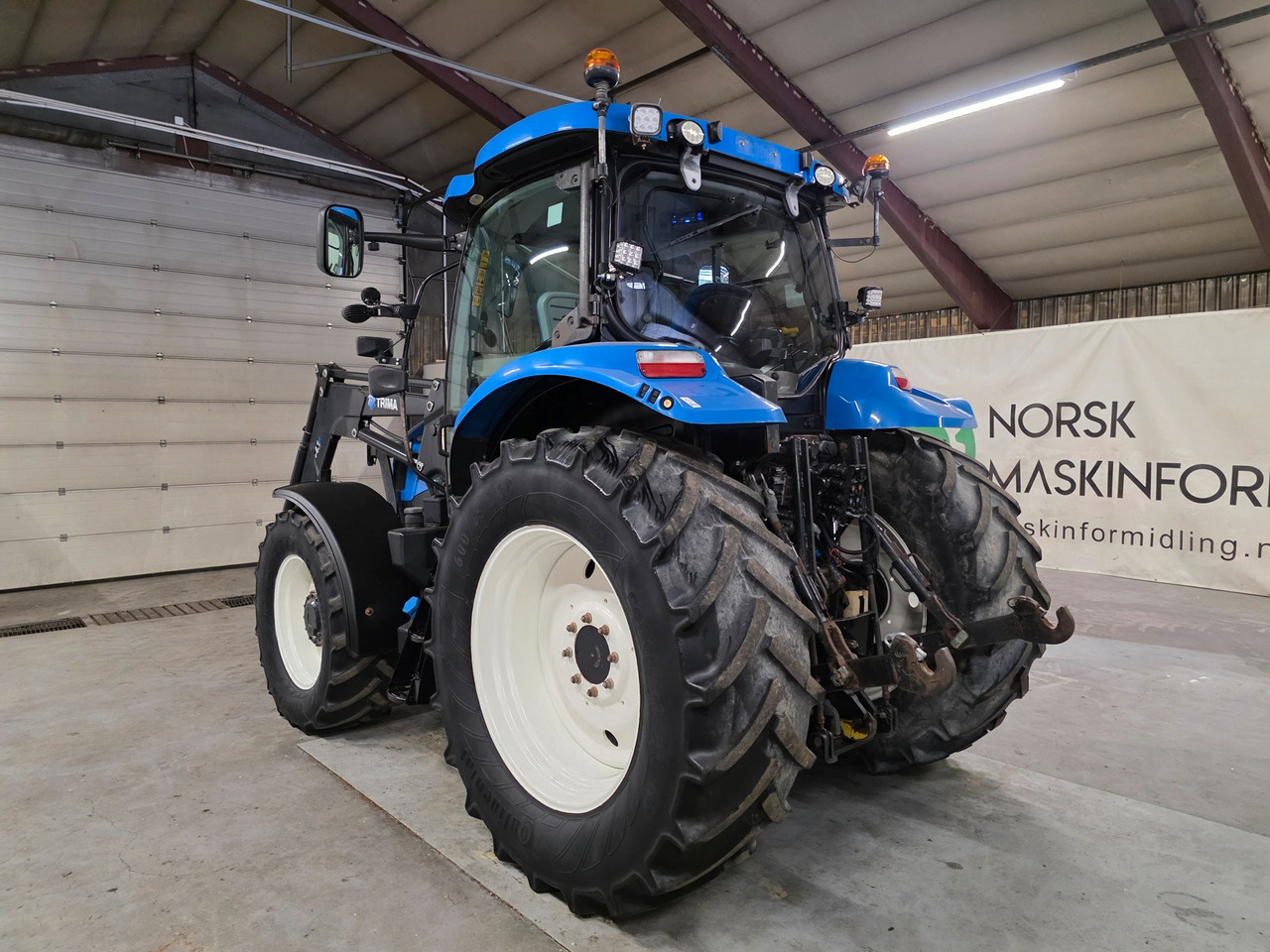 New Holland T6.160 AC - Traktors: foto 3 New Holland T6.160 AC - Traktors: foto 3
