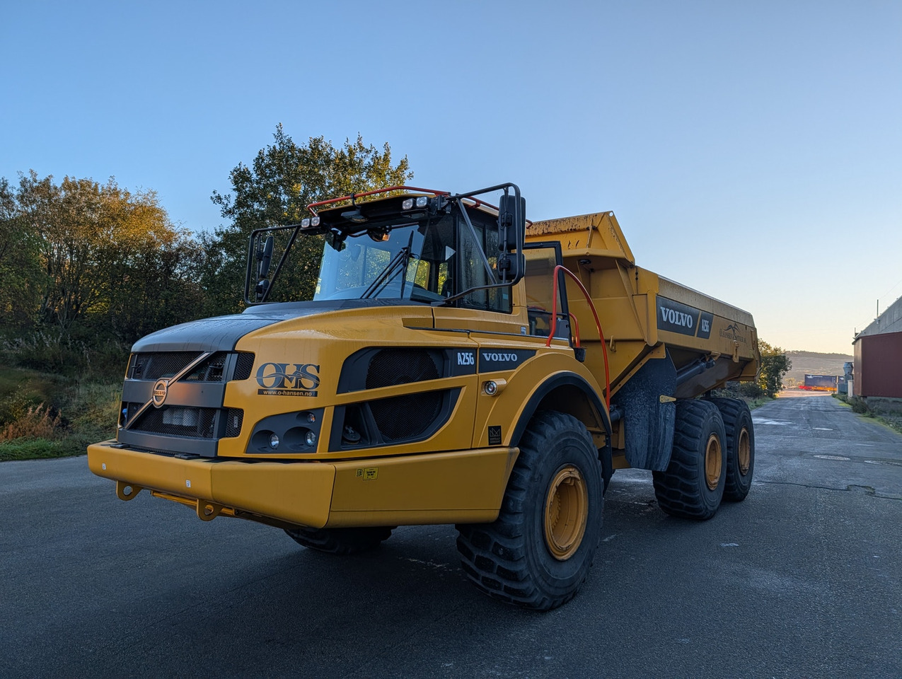 Volvo A25G på hvite skilt - Artikulētias pašizgāzējs: foto 1 Volvo A25G på hvite skilt - Artikulētias pašizgāzējs: foto 1