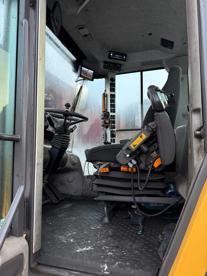 Riteņu iekrāvējs Volvo L70G: foto 15