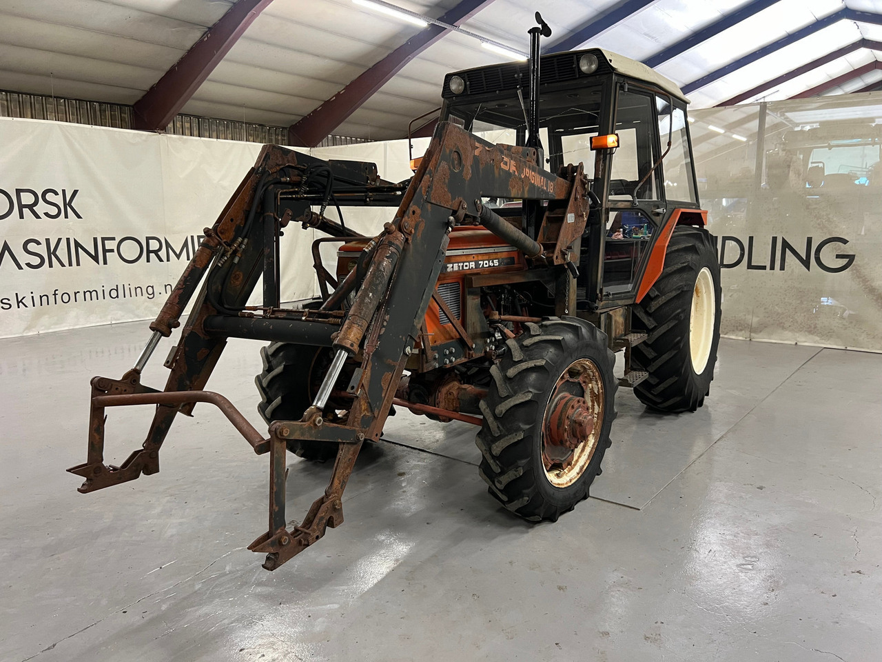 Zetor 7045 (Redusert moms) - Traktors: foto 3 Zetor 7045 (Redusert moms) - Traktors: foto 3