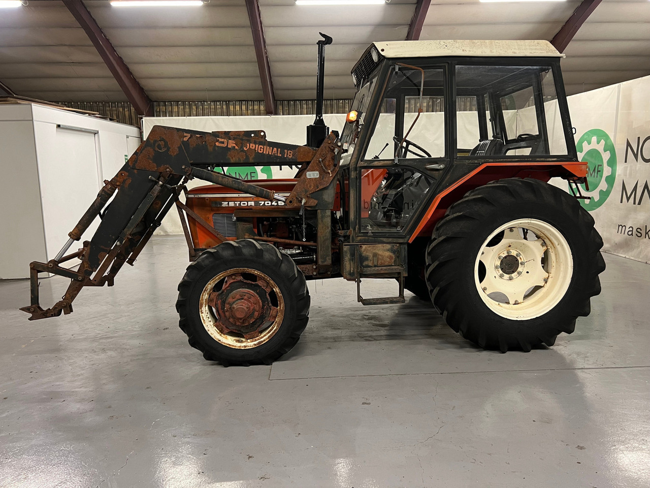 Zetor 7045 (Redusert moms) - Traktors: foto 1 Zetor 7045 (Redusert moms) - Traktors: foto 1