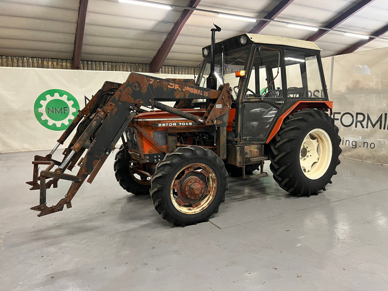 Zetor 7045 (Redusert moms) - Traktors: foto 2 Zetor 7045 (Redusert moms) - Traktors: foto 2
