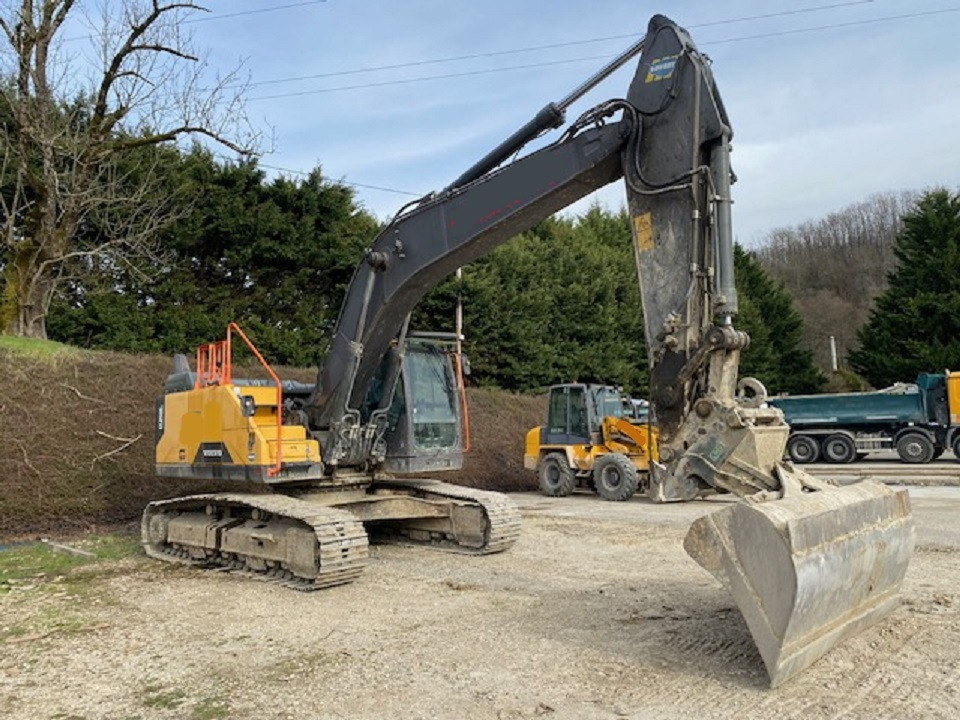 VOLVO EC250EL - Demontāžas ekskavators: foto 2 VOLVO EC250EL - Demontāžas ekskavators: foto 2