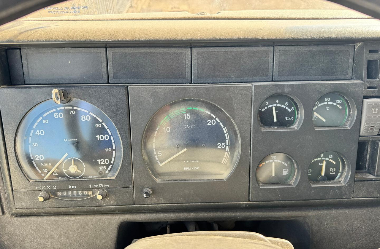 Betonpompa CIFA ASTRA HD84.38 - 2003 - Betona sūknis ar mikseri: foto 5 Betonpompa CIFA ASTRA HD84.38 - 2003 - Betona sūknis ar mikseri: foto 5