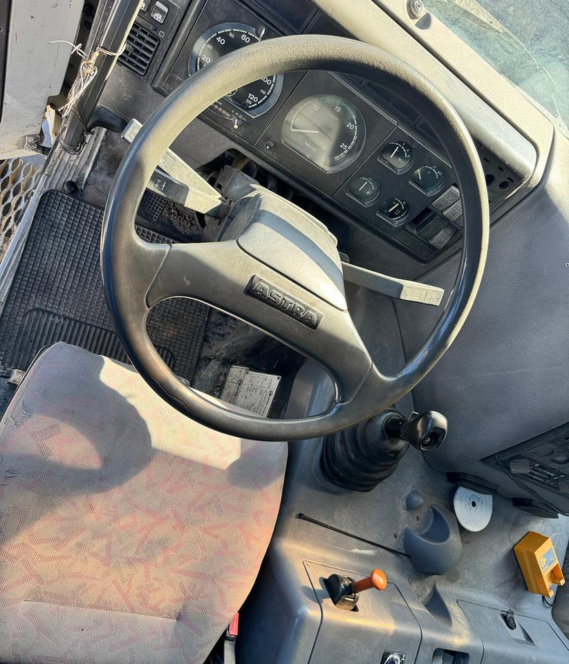 Betonpompa CIFA ASTRA HD84.38 - 2003 - Betona sūknis ar mikseri: foto 4 Betonpompa CIFA ASTRA HD84.38 - 2003 - Betona sūknis ar mikseri: foto 4