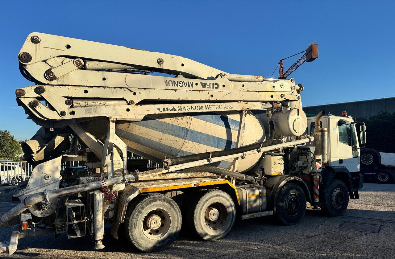 Betonpompa CIFA Iveco Trakker 410E44 - Betona sūknis ar mikseri: foto 4 Betonpompa CIFA Iveco Trakker 410E44 - Betona sūknis ar mikseri: foto 4