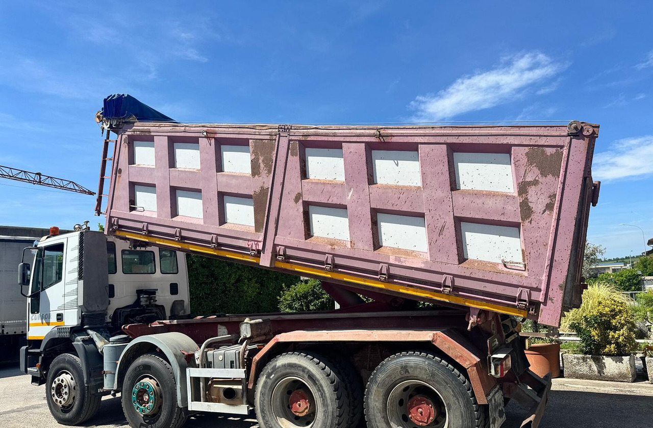 RIBALTATILE IVECO EuroTrakker 440 - 8X4 - Kravas automašīna pašizgāzējs: foto 4 RIBALTATILE IVECO EuroTrakker 440 - 8X4 - Kravas automašīna pašizgāzējs: foto 4