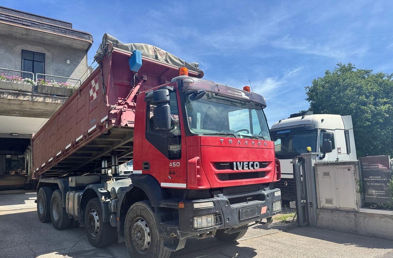Ribaltabile Iveco Trakker 450 8X4 - Kravas automašīna pašizgāzējs: foto 2 Ribaltabile Iveco Trakker 450 8X4 - Kravas automašīna pašizgāzējs: foto 2