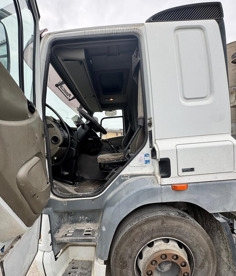 DAF CF 85.460 / Anno 2007 / Euro 5 - Vilcējs: foto 5 DAF CF 85.460 / Anno 2007 / Euro 5 - Vilcējs: foto 5